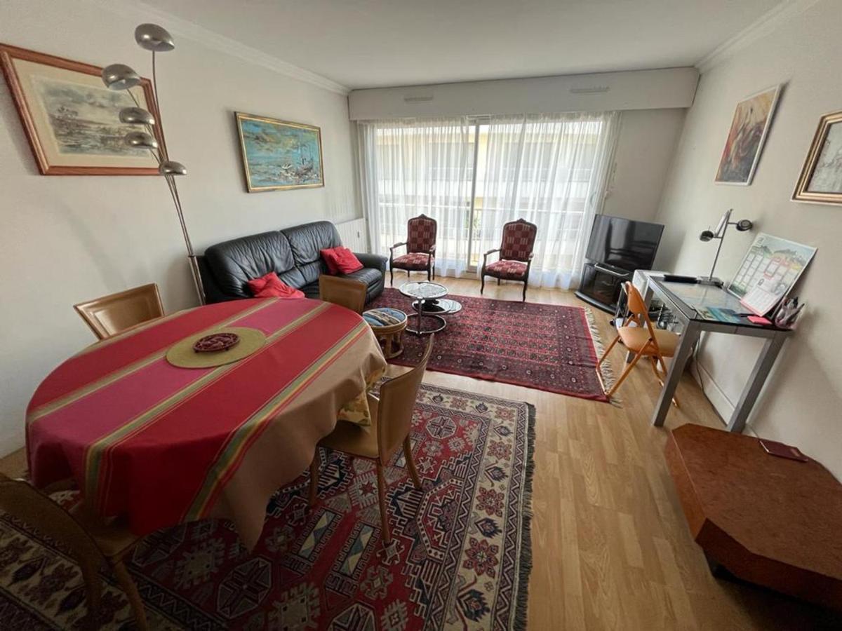 Appartement T4 Avec Parking, Balcon Et Proche Commerces A Biarritz - Fr-1-239-921 Buitenkant foto
