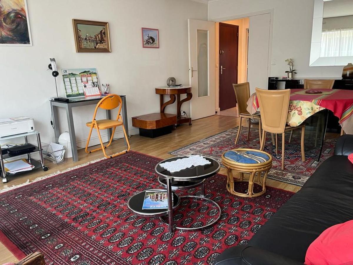 Appartement T4 Avec Parking, Balcon Et Proche Commerces A Biarritz - Fr-1-239-921 Buitenkant foto