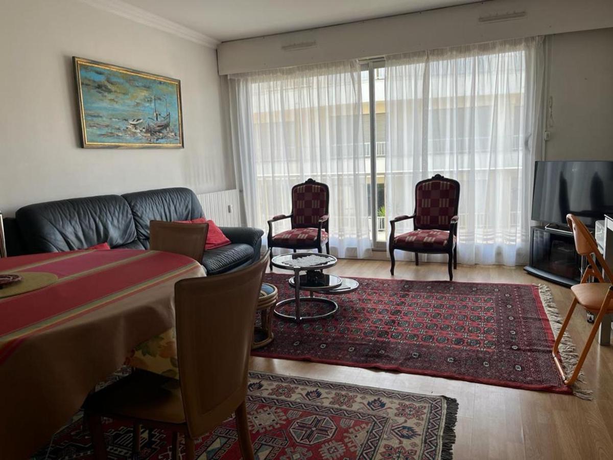Appartement T4 Avec Parking, Balcon Et Proche Commerces A Biarritz - Fr-1-239-921 Buitenkant foto